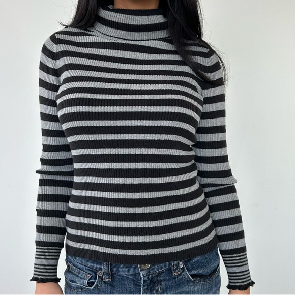 Black and Grey Striped Ribbed Knit Turtleneck Top - Medium - Picture 4 of 4